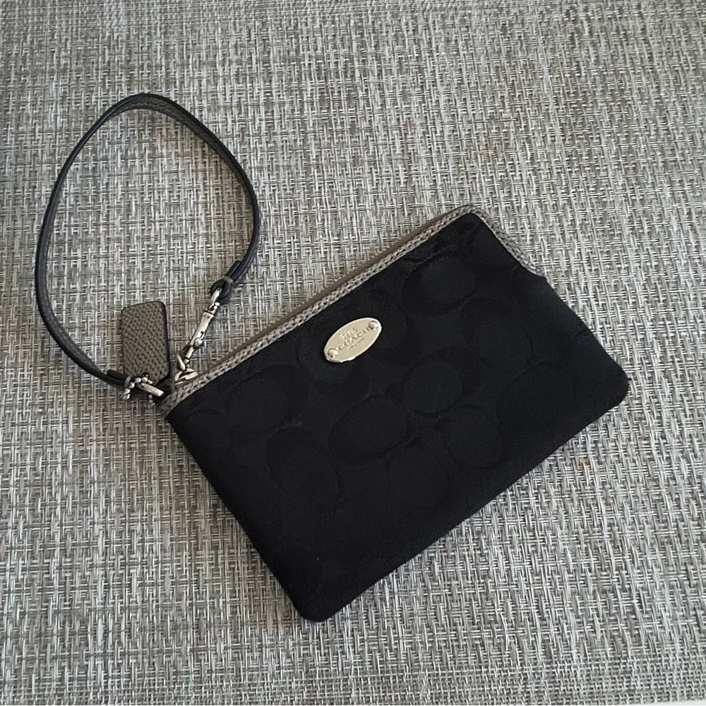 Coach🌷Signature C Logo Wristlet Black Canvas Corner Zip Wallet Small Clutch